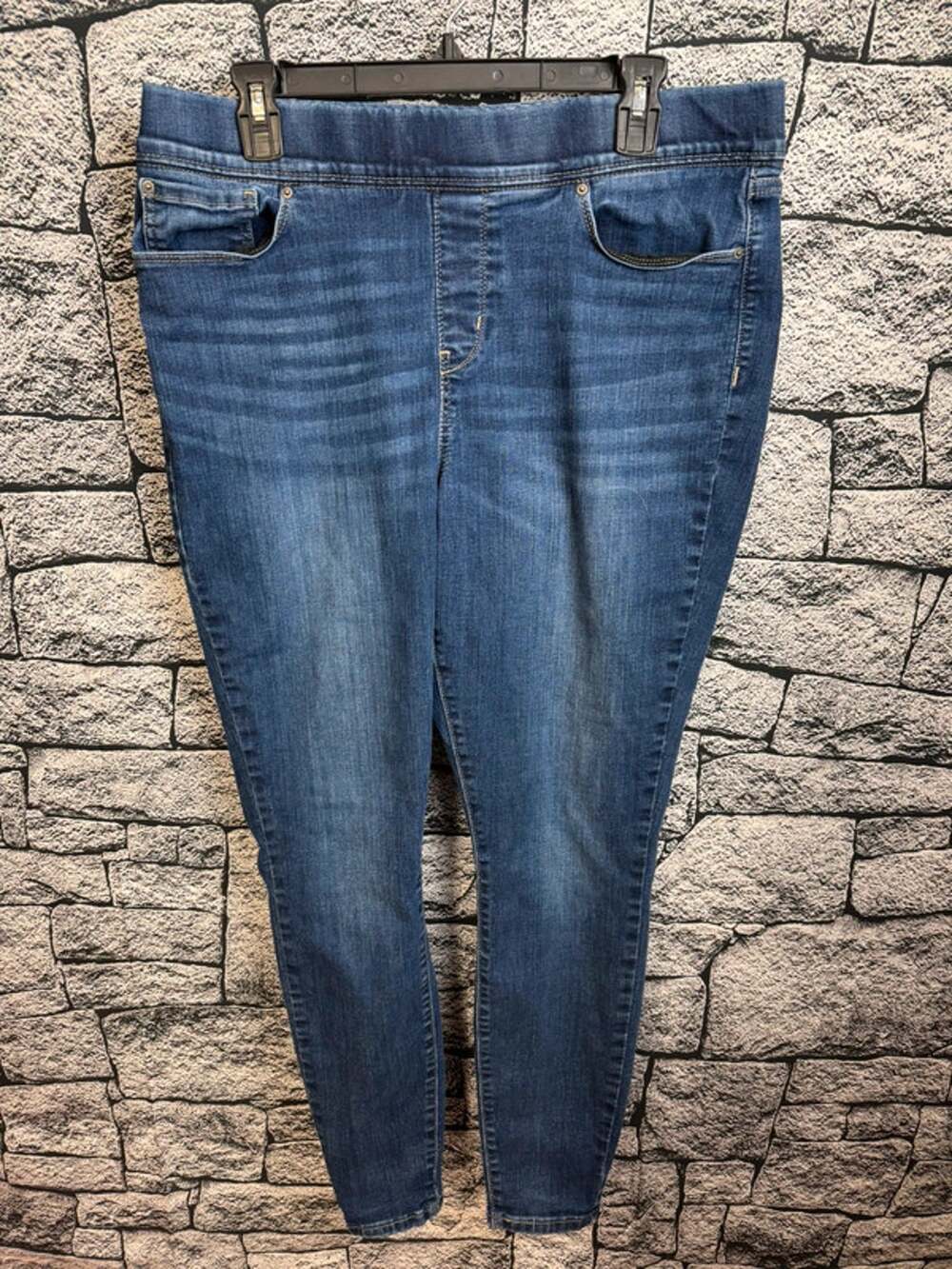 Ladies Levi’s Shaping Pull On Super Skinny Jeans - size 18/34W